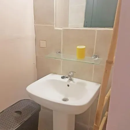 Nyaraló Dinos' House Szkírosz