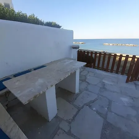 Nyaraló Dinos' House Szkírosz