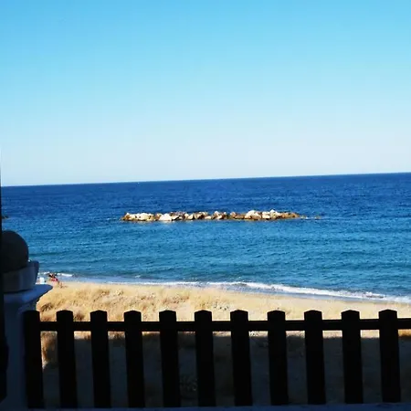 Dinos' House Nyaraló