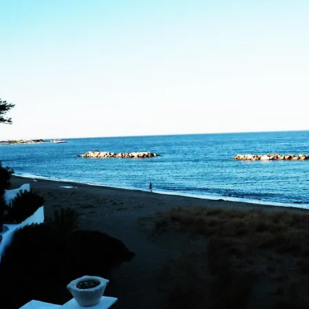 Nyaraló Dinos' House